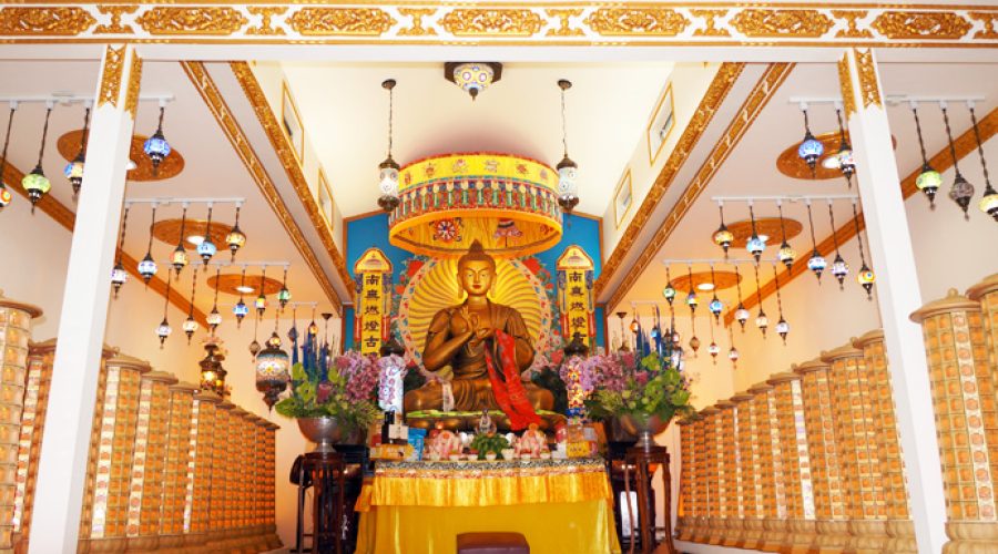 聖蹟寺隆重啟建燃燈古佛佛誕法會 四眾弟子齊心誦經迴向（美新社報導）
